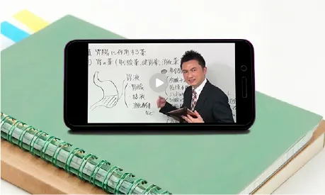 オンラインで講義をする講師